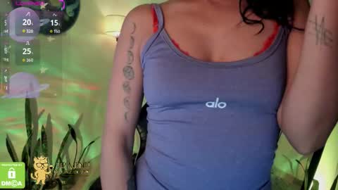 Snapshot of sweettianna chatting on 11/19/25, 09:20 shamanta Independent modelHelp me reach 100 thumbs up online show from 11/19/25, 09:20