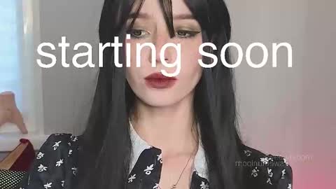 Snapshot of sweetuniporn chatting on 10/03/25, 07:49 Elis  a little vacation Ill be here Saturday my schedules in bio online show from 10/03/25, 07:49