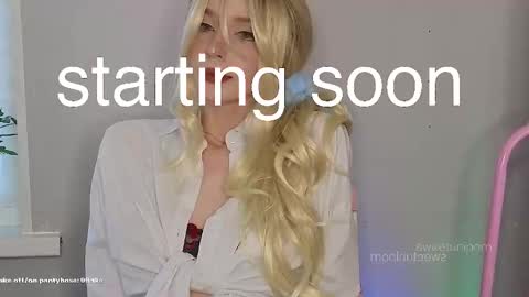 Snapshot of sweetuniporn chatting on 11/09/25, 08:23 Elis a little vacation Ill be here Saturday my schedules in bio online show from 11/09/25, 08:23