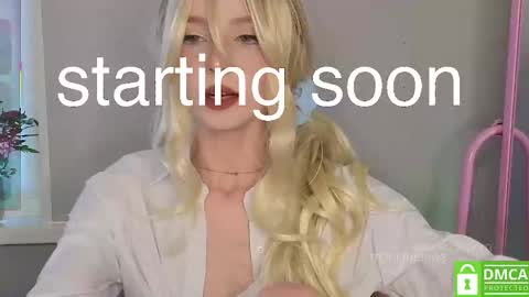 Snapshot of sweetuniporn chatting on 11/23/25, 09:31 Elis a little vacation Ill be here Saturday my schedules in bio online show from 11/23/25, 09:31