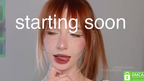 Snapshot of sweetuniporn chatting on 12/01/25, 07:46 Elis a little vacation Ill be here Saturday my schedules in bio online show from 12/01/25, 07:46