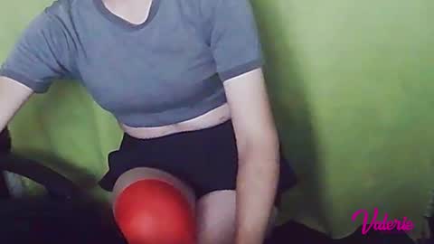 Snapshot of sweetvalerietinybig chatting on 02/22/25, 04:07 Valerie online show from 02/22/25, 04:07