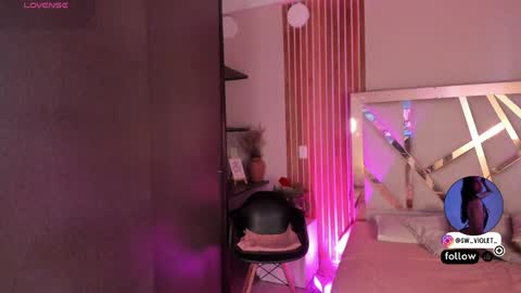 Snapshot of sweetviolet___ chatting on 04/17/26, 12:19 sweetviolet___ online show from 04/17/26, 12:19
