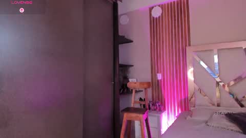 Snapshot of sweetviolet___ chatting on 07/24/26, 12:14 sweetviolet___ online show from 07/24/26, 12:14