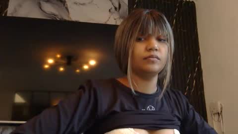Snapshot of sweetwhisper4u chatting on 05/30/26, 05:37 katie online show from 05/30/26, 05:37