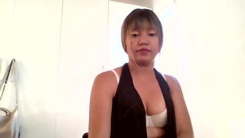Snapshot of sweetwhisper4u chatting on 06/12/26, 05:17 katie online show from 06/12/26, 05:17