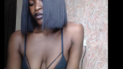 Snapshot of sweetxxboobsx chatting on 09/22/25, 12:45 sweetxxboobsx online show from 09/22/25, 12:45