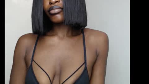 Snapshot of sweetxxboobsx chatting on 10/12/25, 09:30 sweetxxboobsx online show from 10/12/25, 09:30