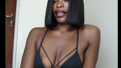 Snapshot of sweetxxboobsx chatting on 10/14/25, 08:42 sweetxxboobsx online show from 10/14/25, 08:42