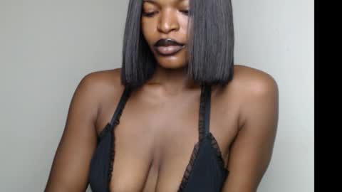 Snapshot of sweetxxboobsx chatting on 12/15/25, 08:29 sweetxxboobsx online show from 12/15/25, 08:29