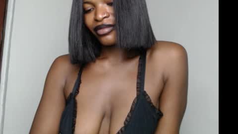 Snapshot of sweetxxboobsx chatting on 12/15/25, 08:35 sweetxxboobsx online show from 12/15/25, 08:35