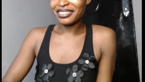 Snapshot of sweetxxboobsx chatting on 02/15/26, 08:05 sweetxxboobsx online show from 02/15/26, 08:05