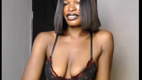Snapshot of sweetxxboobsx chatting on 02/18/26, 08:43 sweetxxboobsx online show from 02/18/26, 08:43