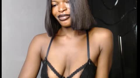 Snapshot of sweetxxboobsx chatting on 02/19/26, 07:48 sweetxxboobsx online show from 02/19/26, 07:48