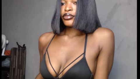 Snapshot of sweetxxboobsx chatting on 03/05/26, 12:12 sweetxxboobsx online show from 03/05/26, 12:12