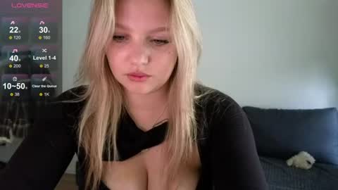 Snapshot of sweety_bettyyy chatting on 06/25/26, 09:47 Betty online show from 06/25/26, 09:47