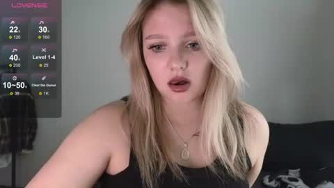 Snapshot of sweety_bettyyy chatting on 07/01/26, 11:01 Betty online show from 07/01/26, 11:01