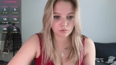Snapshot of sweety_bettyyy chatting on 07/06/26, 11:07 Betty online show from 07/06/26, 11:07
