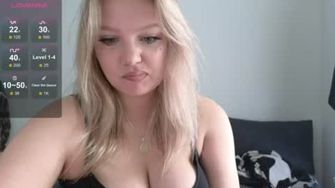 Snapshot of sweety_bettyyy chatting on 07/08/26, 04:06 Betty online show from 07/08/26, 04:06