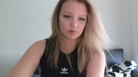 Snapshot of sweety_bettyyy chatting on 07/28/26, 11:17 Betty online show from 07/28/26, 11:17
