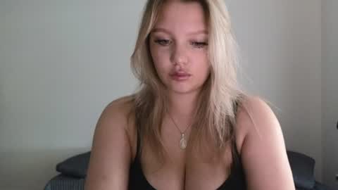 Snapshot of sweety_bettyyy chatting on 07/31/26, 04:56 Betty online show from 07/31/26, 04:56