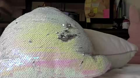 Mia online show from 01/09/25, 06:15