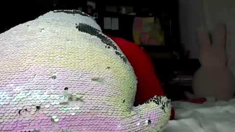 Mia online show from 06/06/26, 01:54