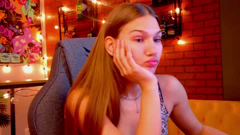 Snapshot of sweety_emilya chatting on 05/11/26, 05:46 Emily online show from 05/11/26, 05:46