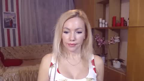 Snapshot of sweety_friend chatting on 12/18/25, 07:42 Sweety friend online show from 12/18/25, 07:42