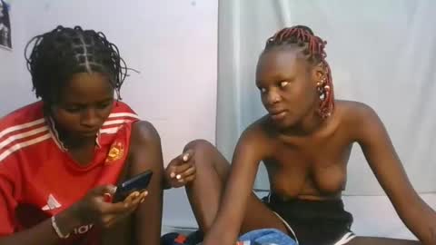 Snapshot of sweety_petite chatting on 12/05/25, 09:51 sweety_petite online show from 12/05/25, 09:51