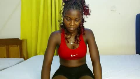Snapshot of sweety_spixxy chatting on 03/07/26, 02:52 Dolly online show from 03/07/26, 02:52