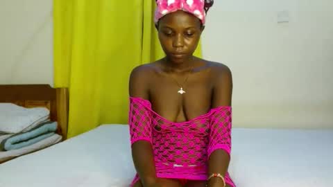 Snapshot of sweety_spixxy chatting on 03/22/26, 01:53 Dolly online show from 03/22/26, 01:53