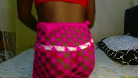 Snapshot of sweety_spixxy chatting on 03/27/26, 03:23 Dolly online show from 03/27/26, 03:23