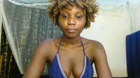 Snapshot of sweety_spixxy chatting on 05/11/26, 10:21 Dolly online show from 05/11/26, 10:21