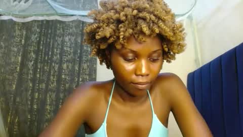 Snapshot of sweety_spixxy chatting on 05/14/26, 08:32 Dolly online show from 05/14/26, 08:32