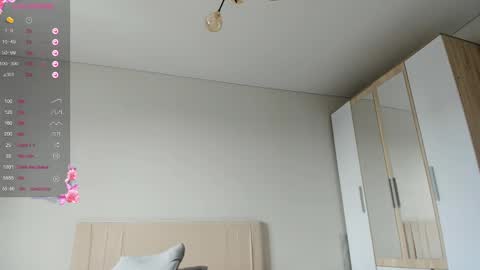 Vikky online show from 03/09/25, 03:54