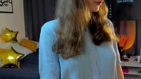 Bella . online show from 09/25/25, 08:45