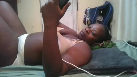 sweetyass25 online show from 06/12/26, 05:56