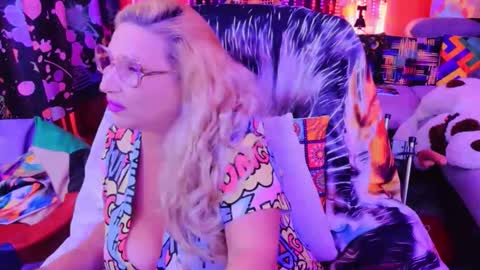 Lisa online show from 09/27/25, 03:28