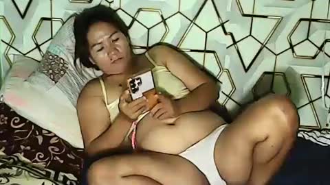 Snapshot of sweetyummygirl chatting on 02/19/25, 12:25 Sweetyummygirl online show from 02/19/25, 12:25