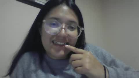 sweetyypeach online show from 12/09/24, 03:50