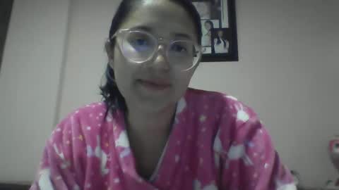 sweetyypeach online show from 12/21/24, 03:36