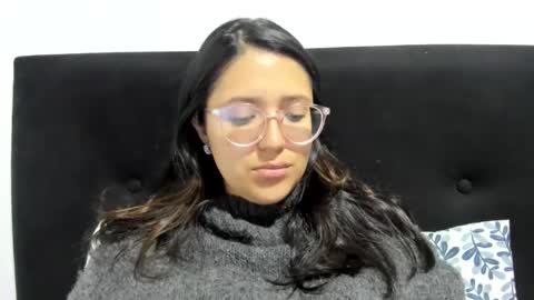 sweetyypeach online show from 12/30/24, 01:14