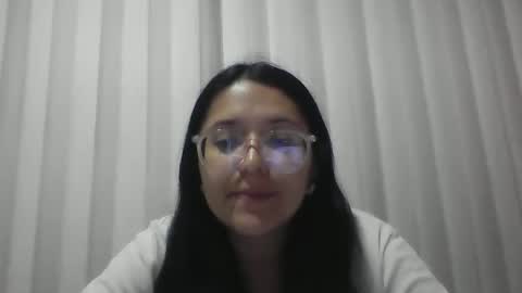 sweetyypeach online show from 01/03/25, 04:00