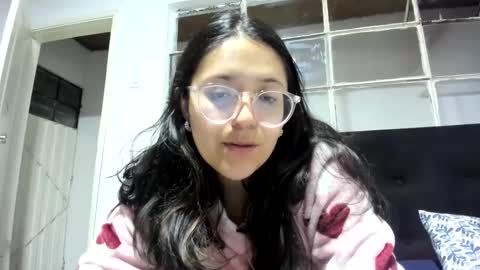 sweetyypeach online show from 01/04/25, 03:50