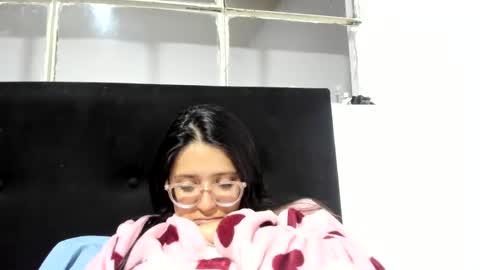 sweetyypeach online show from 01/07/25, 05:54