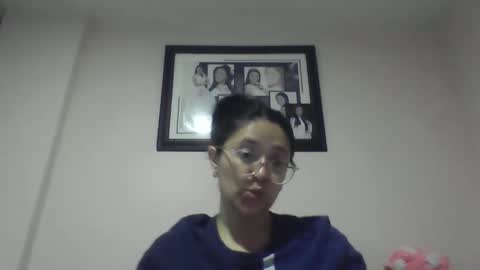 sweetyypeach online show from 01/10/25, 03:50