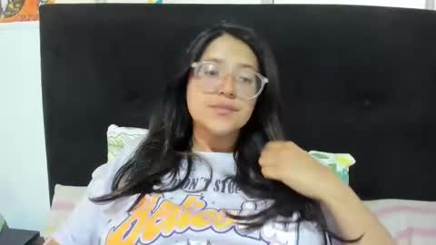 sweetyypeach online show from 01/12/25, 05:01