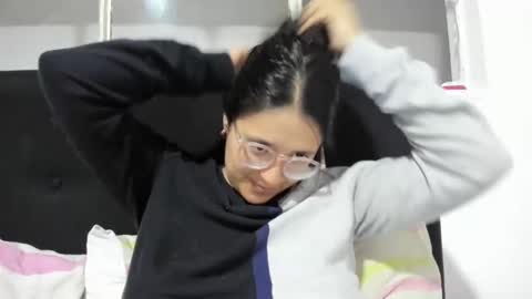 sweetyypeach online show from 01/17/25, 06:15