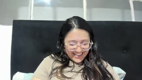 sweetyypeach online show from 01/21/25, 02:11
